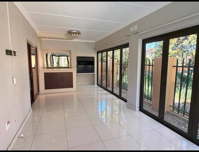 4 BEDROOM PROPERTY TO RENT IN MAROELADAL
